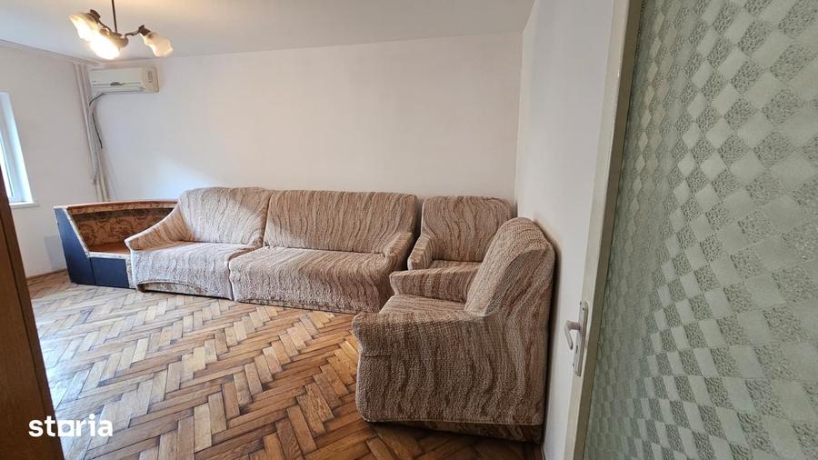 Garsonieră decomandată în Micro 20