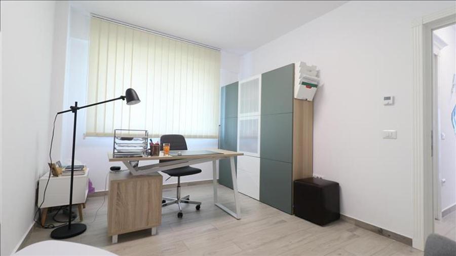 Apartament cu 2 camere decomandat în Sărărie