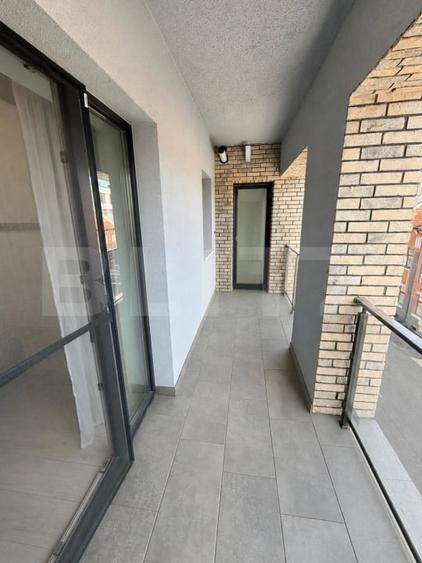 Apartament cu 3 camere semidecomandat, mobilat în Semicentral