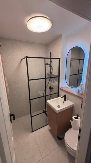 Apartament cu 3 camere semidecomandat, mobilat în Lujerului