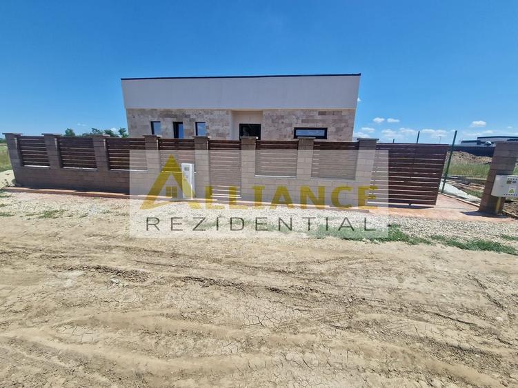 Casă individuală cu 3 camere cu Canalizare în Berceni