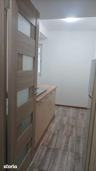 Apartament cu 2 camere semidecomandat în Centrul Civic