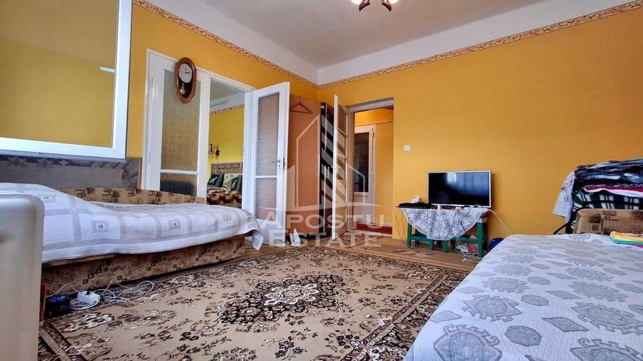 Casă cu 2 camere cu Canalizare în Central