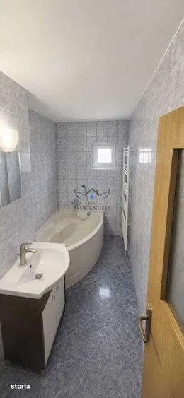 Apartament cu 4 camere în Triaj