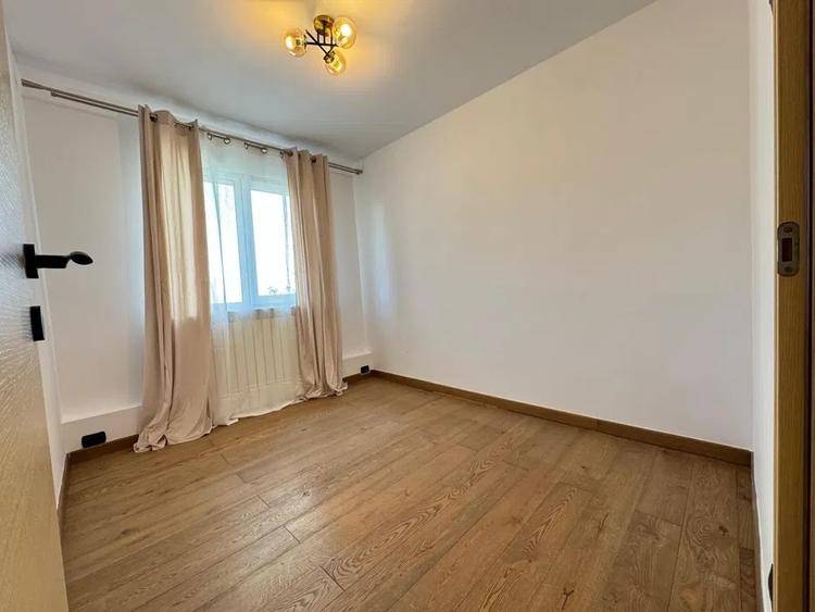Apartament cu 4 camere semidecomandat în Mircea cel Bătrân