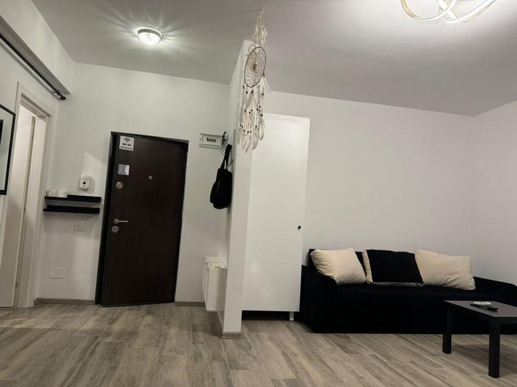 Garsonieră decomandată în Central
