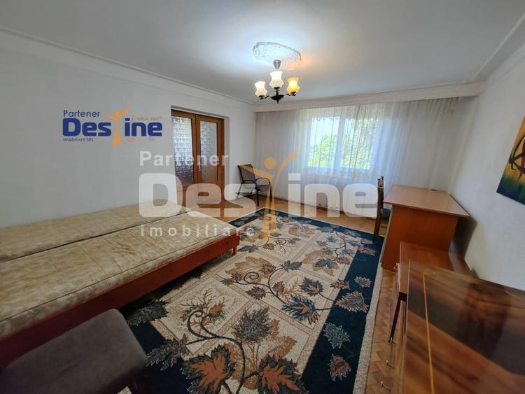 Casă individuală cu 6 camere cu Garaj în Copou