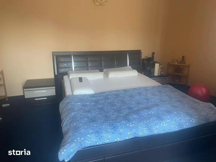 Casă cu 3 camere cu Teren 1439 Mp în Central