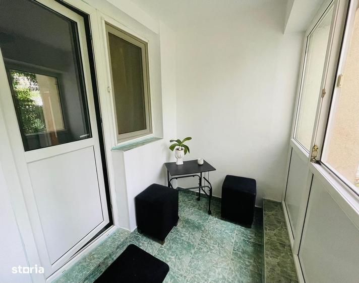 Apartament cu 3 camere semidecomandat în Lacul Tei
