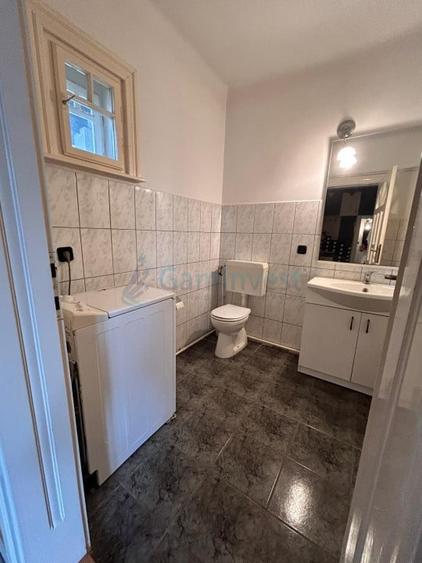 Casă individuală cu 4 camere cu Canalizare în Borș