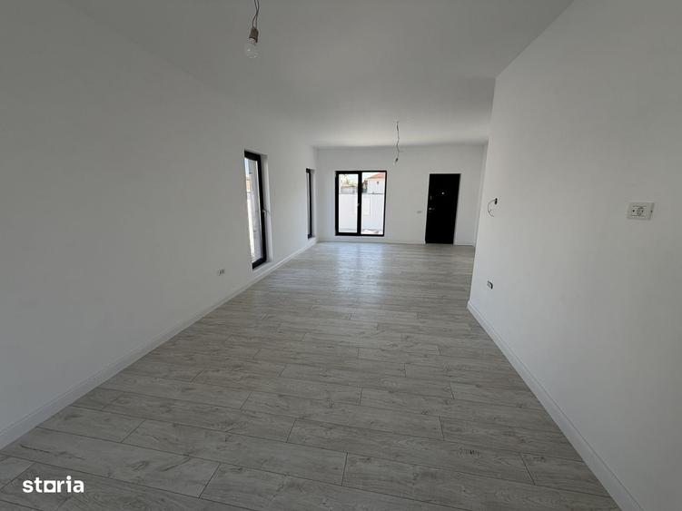 Casă cu 4 camere cu Teren 705 Mp în Central