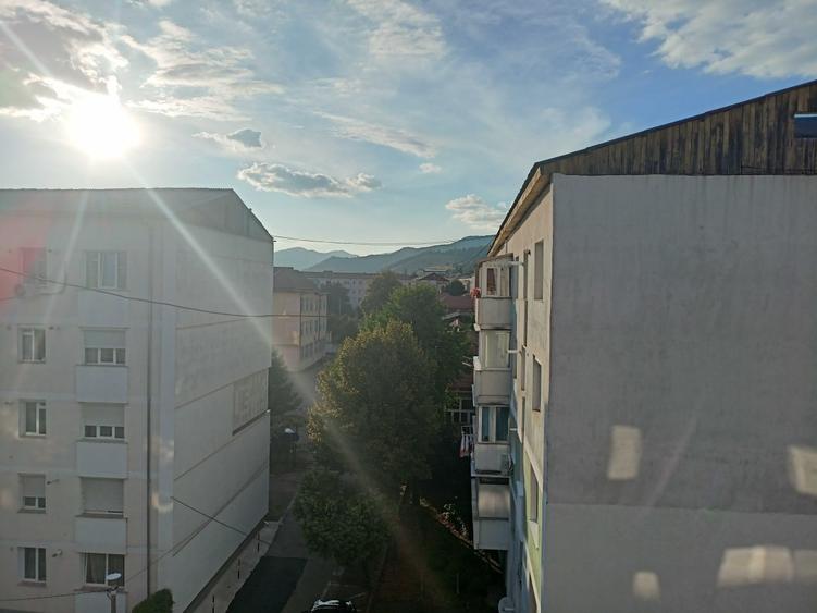 Apartament cu 2 camere semidecomandat în Precista