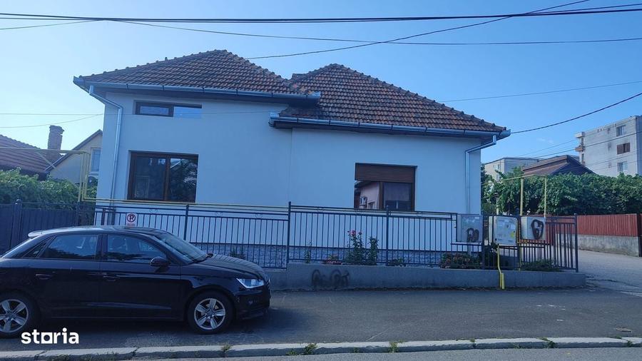 Casă cu 3 camere în Cărpiniș