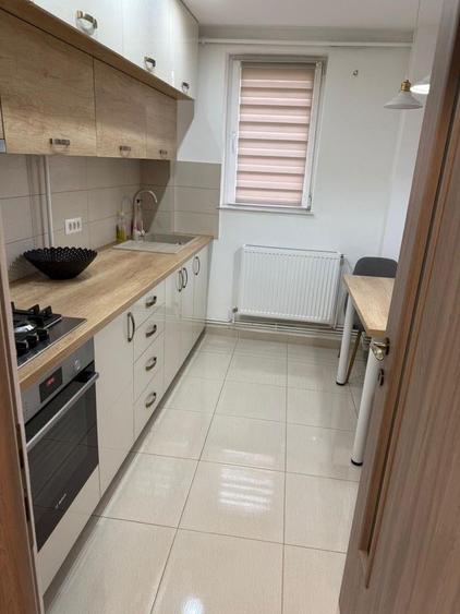 Apartament cu 2 camere semidecomandat, mobilat în Calea București
