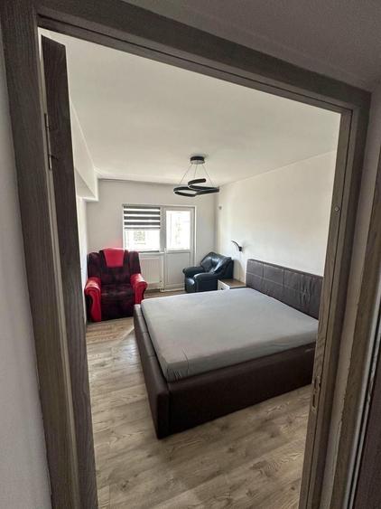 Apartament cu 3 camere decomandat în Hârșova