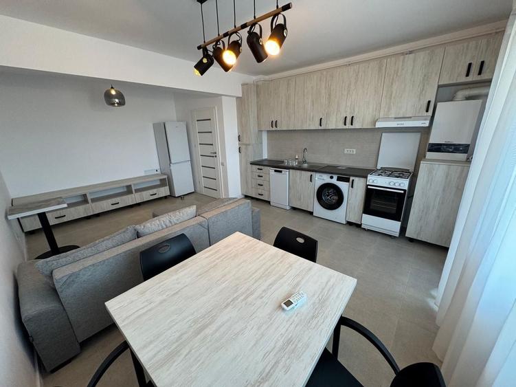 Apartament cu 2 camere decomandat, mobilat în Sud
