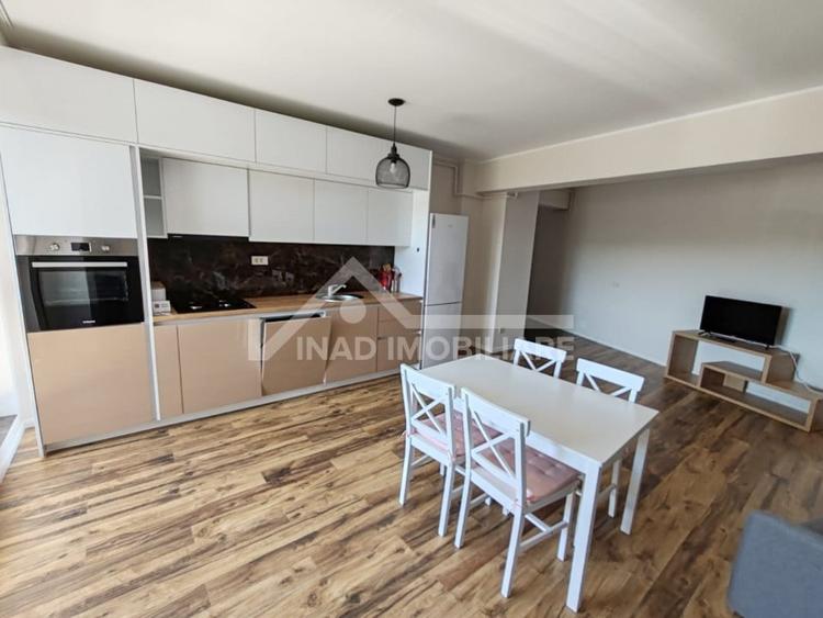 Apartament cu 3 camere semidecomandat, mobilat în Zorilor — fotografia 3