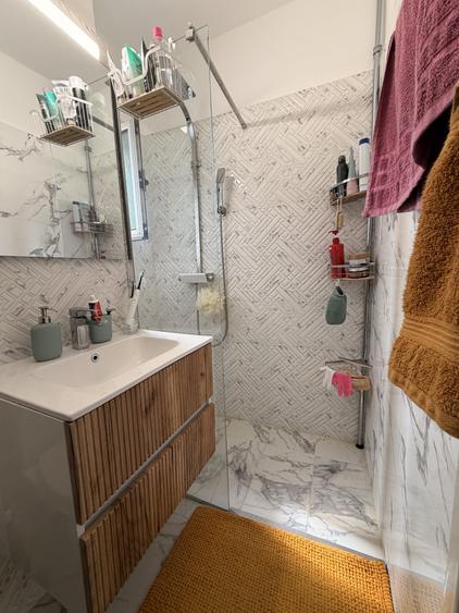 Apartament cu 3 camere semidecomandat, mobilat în Gheorghe Lazăr