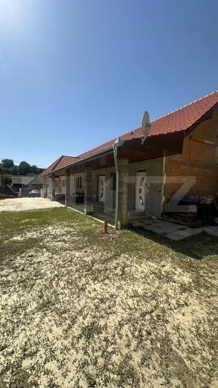 Casă individuală cu 3 camere cu Canalizare în Cristești