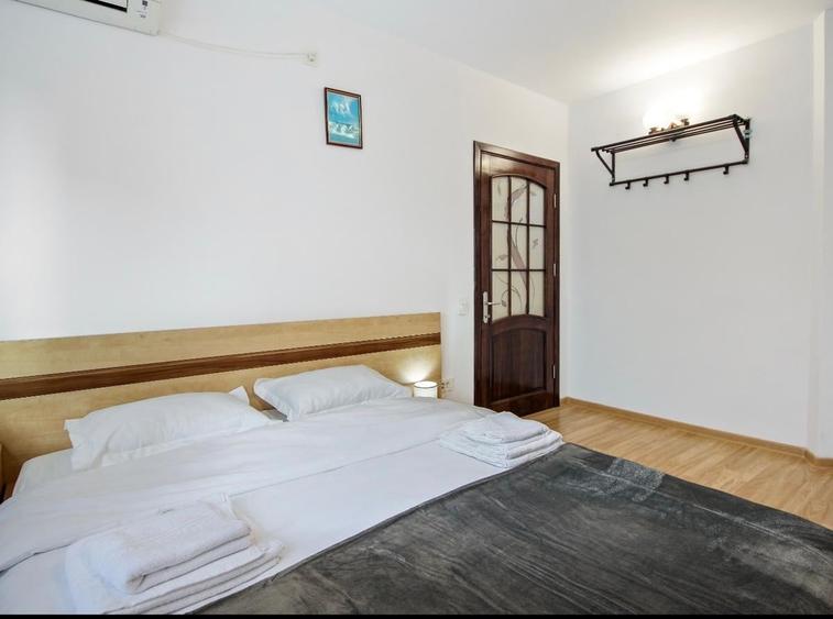 Apartament cu 2 camere semidecomandat, mobilat în P-ța Universității