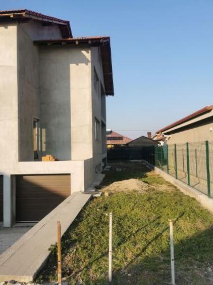 Casă individuală cu 6 camere cu Teren 400 Mp în Episcopia Bihorului