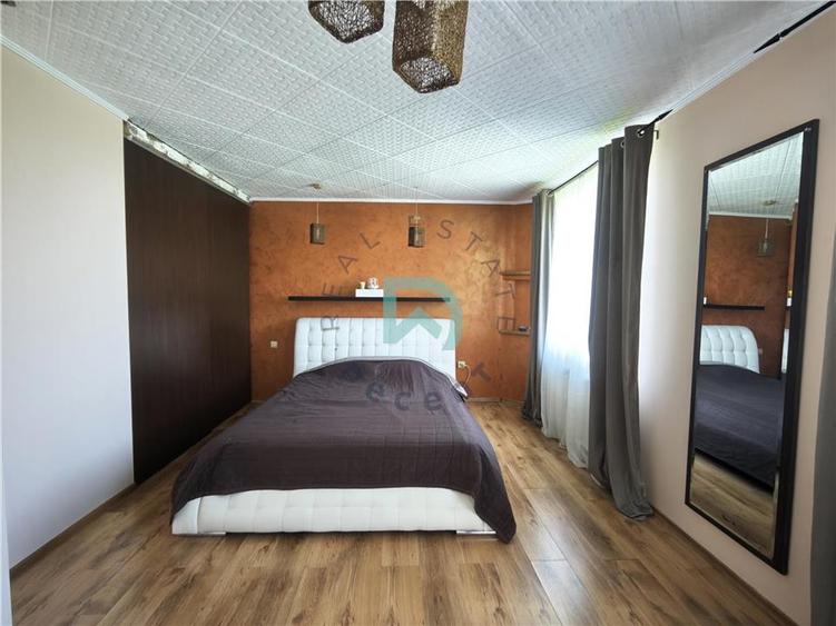 Duplex cu 5 camere cu Teren 450 Mp în Colonia Bod