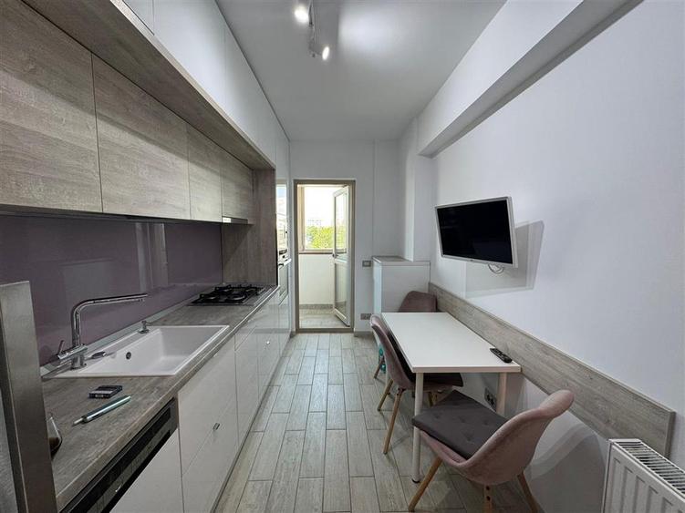 Apartament cu 2 camere decomandat în Central