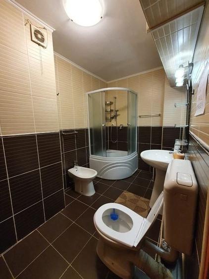 Apartament cu 3 camere semidecomandat, mobilat în Berceni