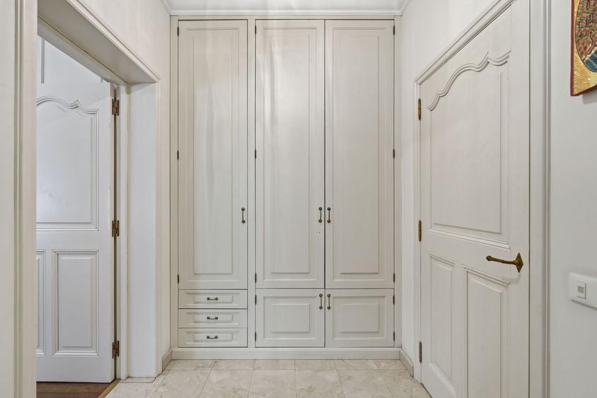 Apartament cu 3 camere, mobilat în Primăverii