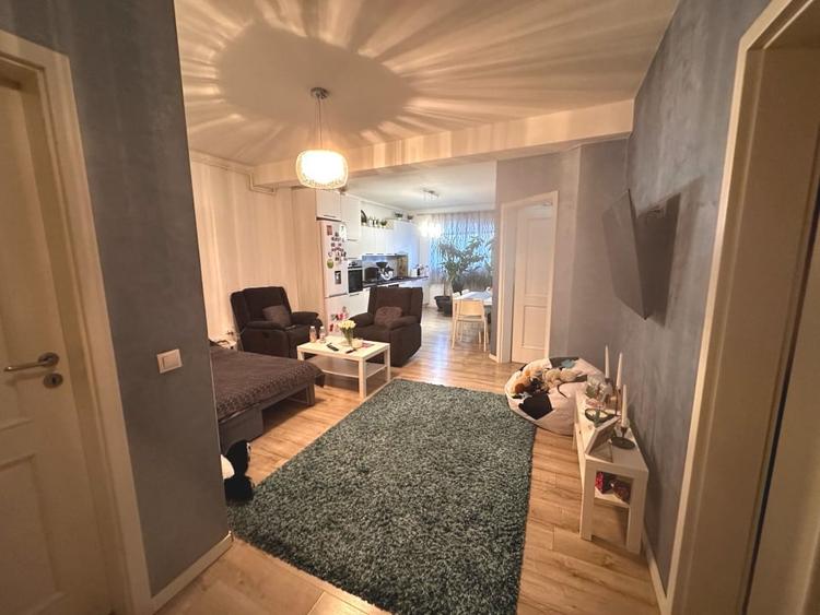 Apartament cu 2 camere semidecomandat, mobilat în Florești