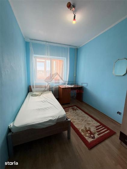 Apartament cu 3 camere decomandat în Gară