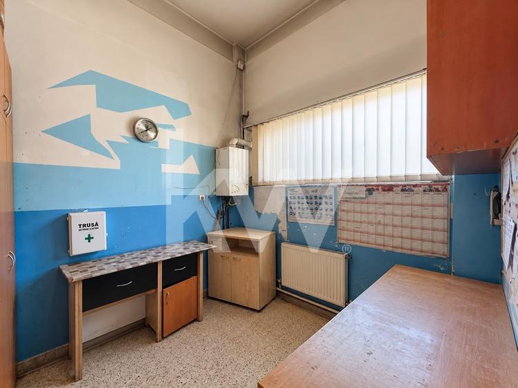 Spațiu comercial, de 230 mp, în Tractorul