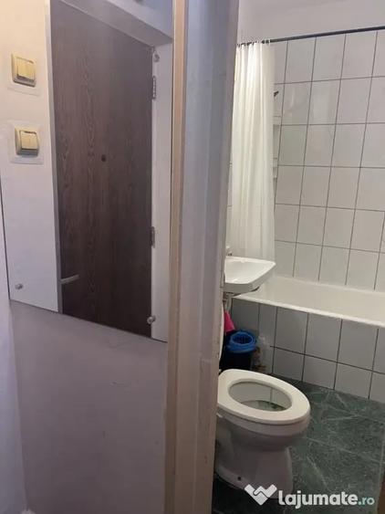 Garsonieră semidecomandată în Apărătorii Patriei