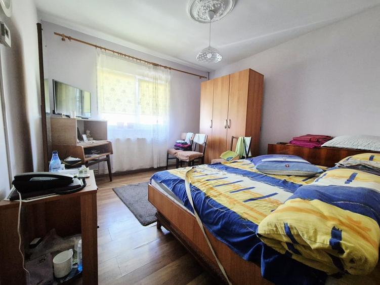 Apartament cu 2 camere decomandat în Far