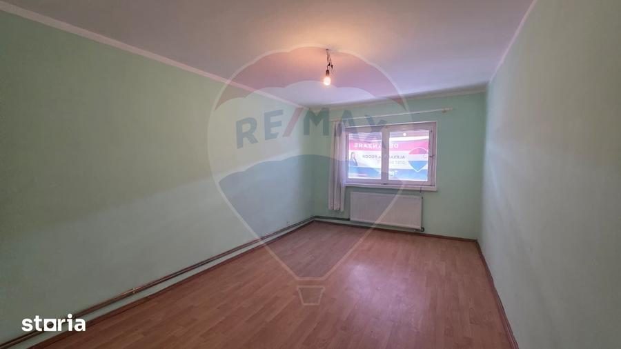 Apartament cu 2 camere decomandat în Vitrometan