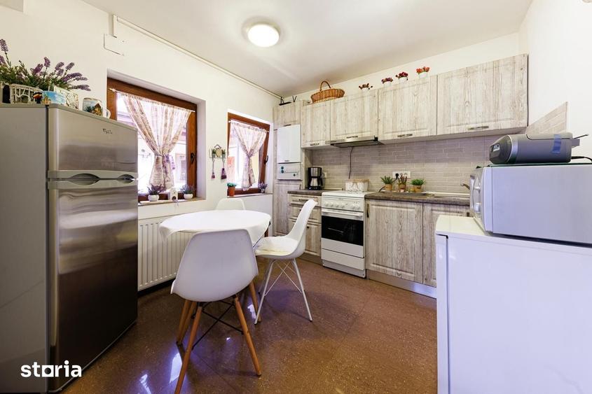 Apartament cu 3 camere decomandat în P-ța Unirii