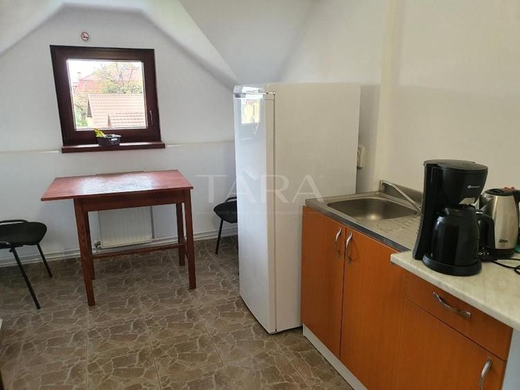 Casă individuală cu 16 camere cu Canalizare în Zorilor