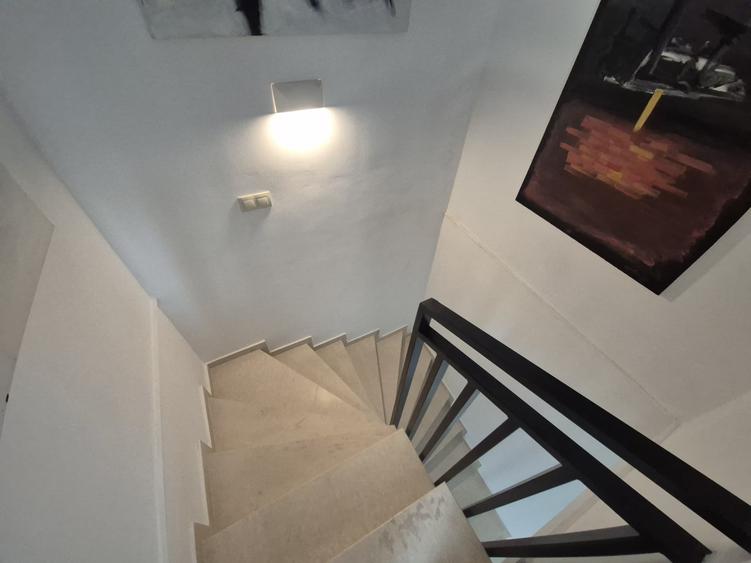 Duplex cu 5 camere cu Teren 159 Mp în Florești