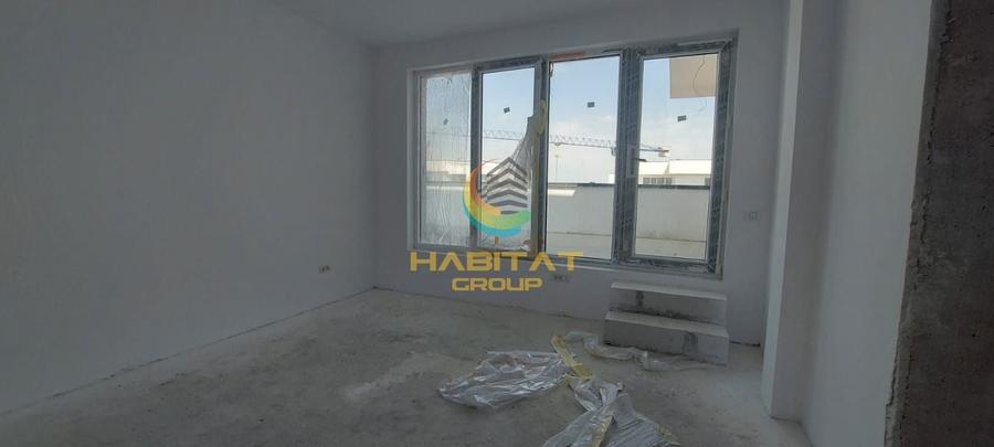 Penthouse cu 4 camere decomandat în Nord-Est