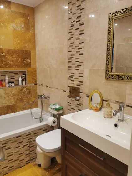 Apartament cu 3 camere decomandat în Traian