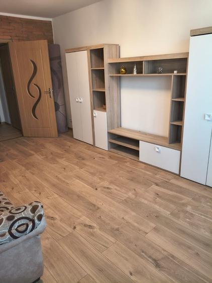 Zona Semiluna, 2 camere, decomandat - 1