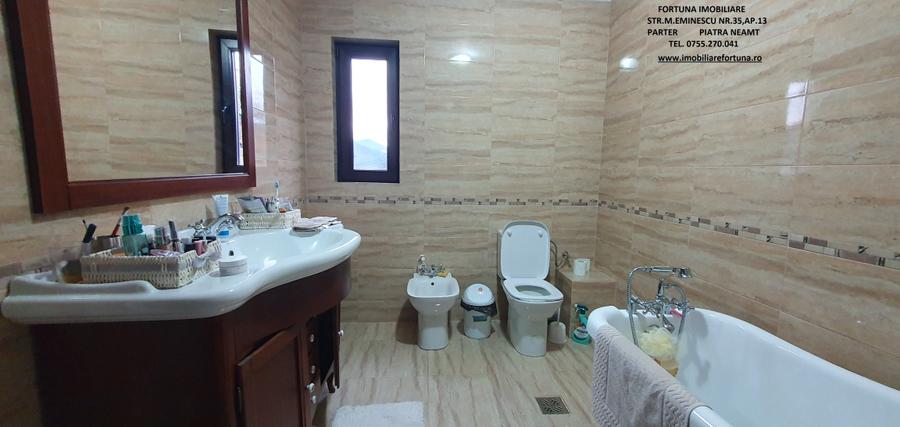 Casă cu 4 camere cu Canalizare în Sărata