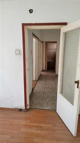 Apartament cu 3 camere decomandat în Nufărul