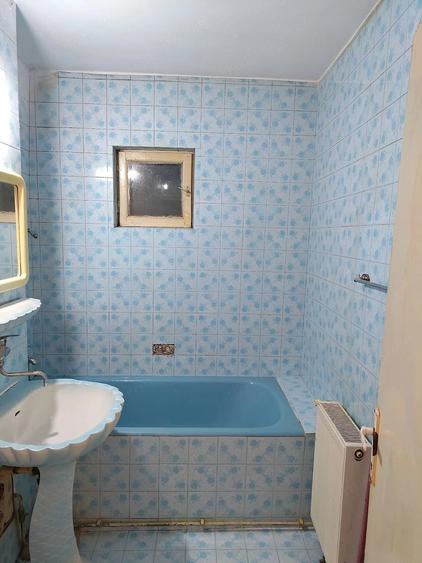 Apartament cu 3 camere semidecomandat în Vest