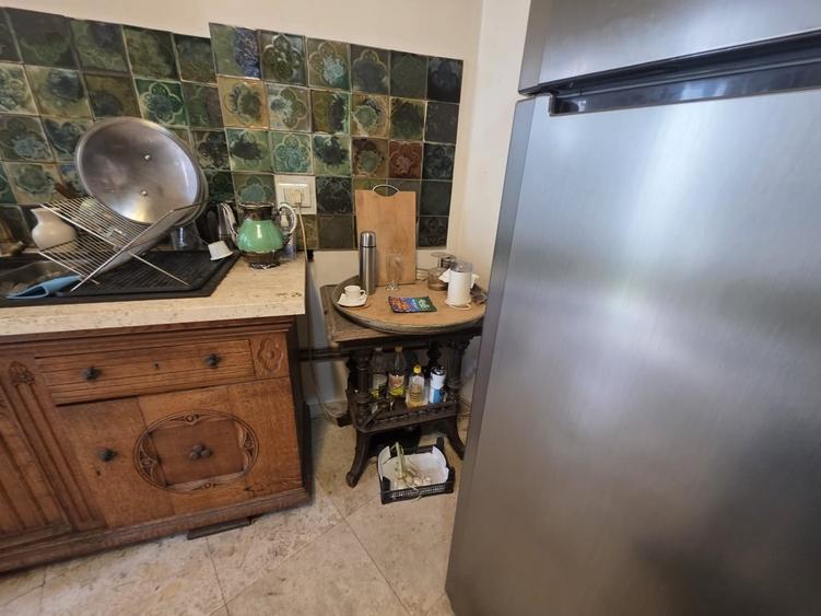 Casă cu 10 camere cu Teren 250 Mp în Cișmigiu
