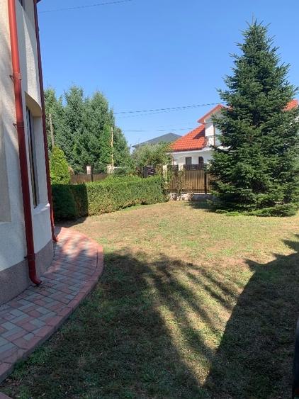 Casă individuală cu 5 camere cu Teren 500 Mp în Costi