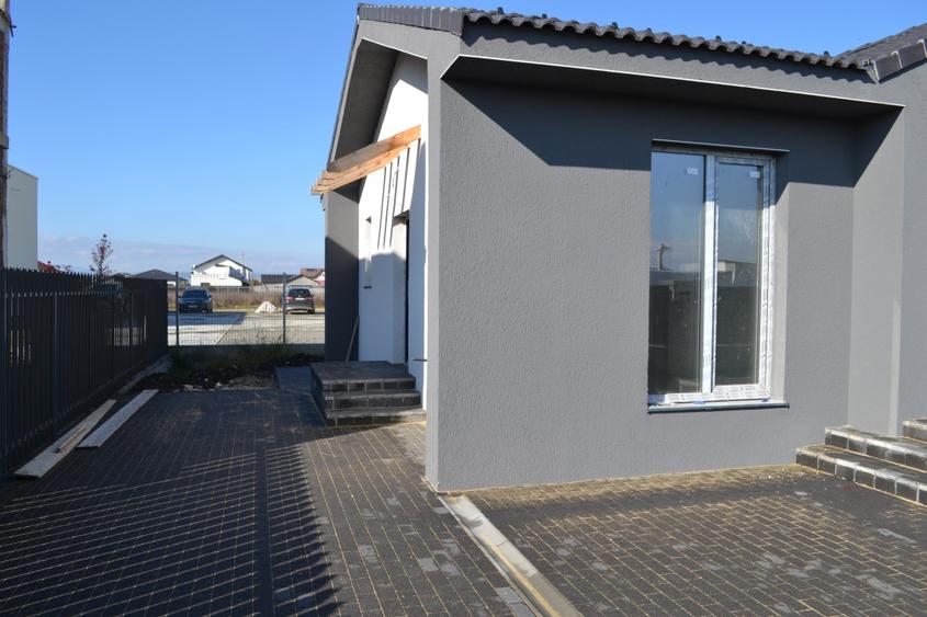 Casă cu 4 camere cu Teren 310 Mp în Sânpetru