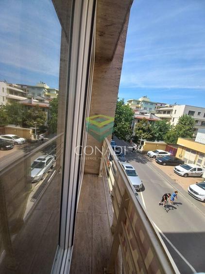 Apartament cu 3 camere semidecomandat, mobilat în Herăstrău