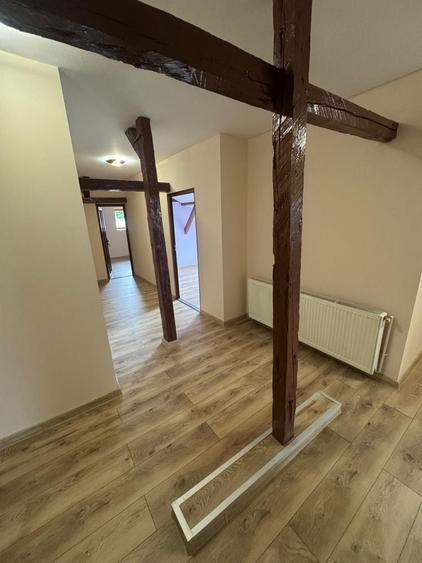 Casă cu 4 camere cu Teren 600 Mp în Central