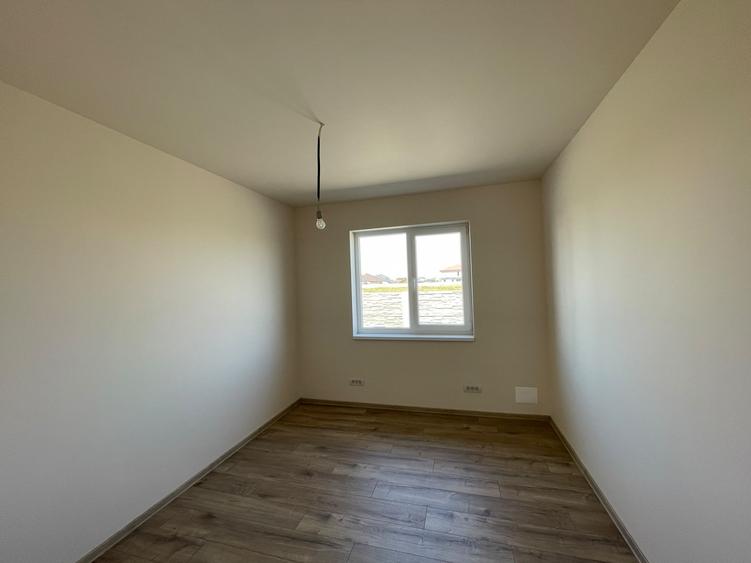 Casă individuală cu 4 camere cu Teren 600 Mp în Moșnița Nouă